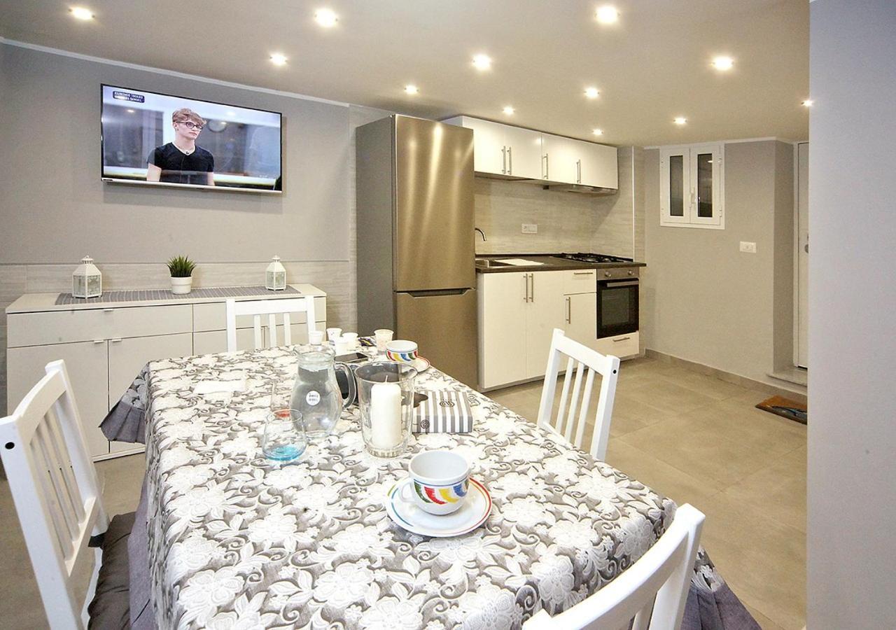 La Casa Di Helena Lägenhet Neapel Exteriör bild